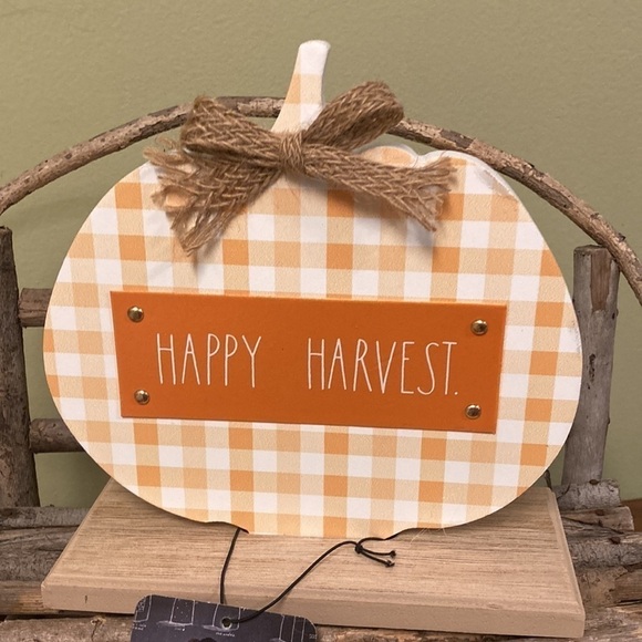 NEW! Rae Dunn "HAPPY HARVEST" Orange GINGHAM Wooden PUMPKIN Tabletop Sign - Picture 2 of 9